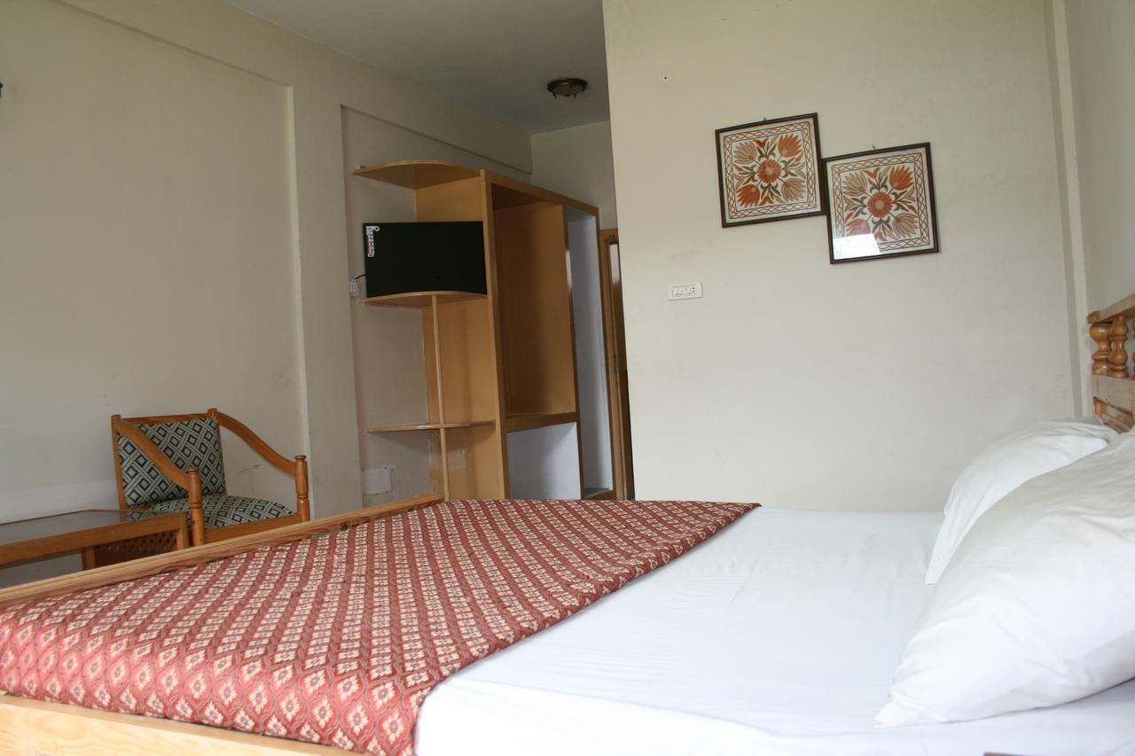 Pine Top Hotels 나란 외부 사진