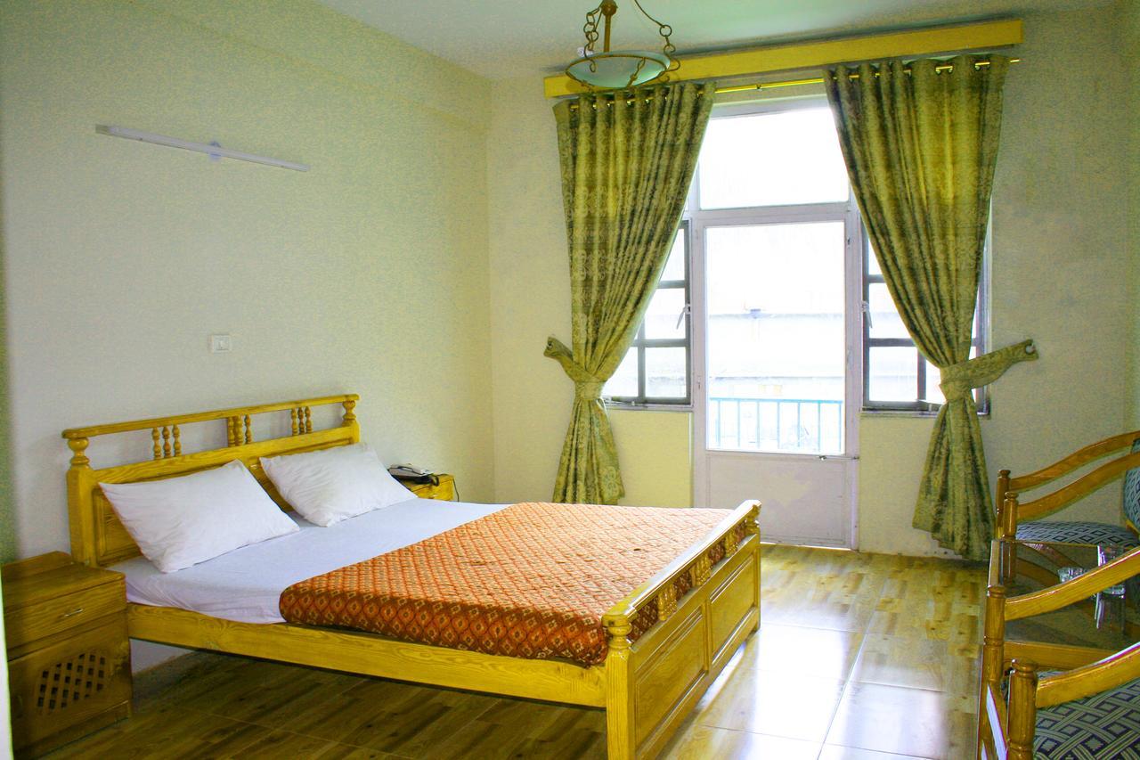 Pine Top Hotels 나란 외부 사진