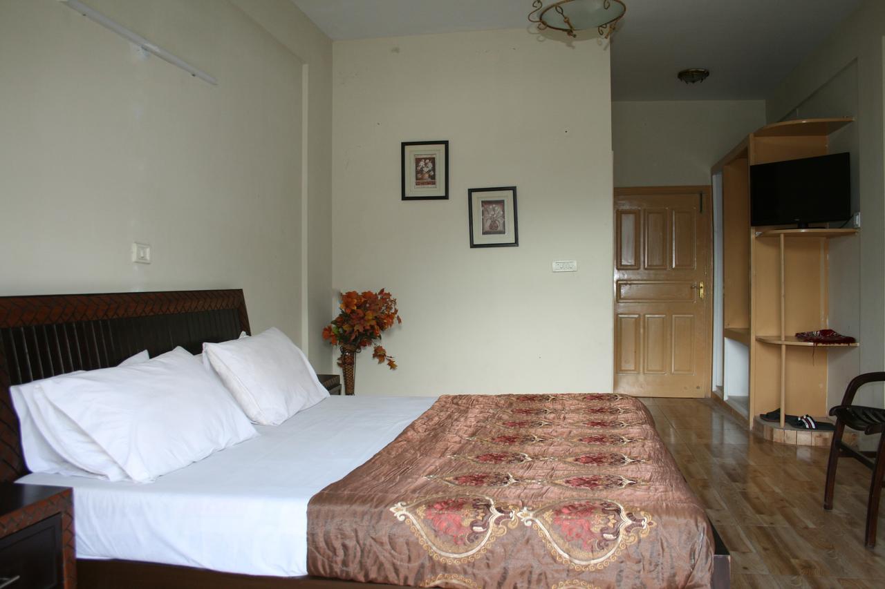 Pine Top Hotels 나란 외부 사진