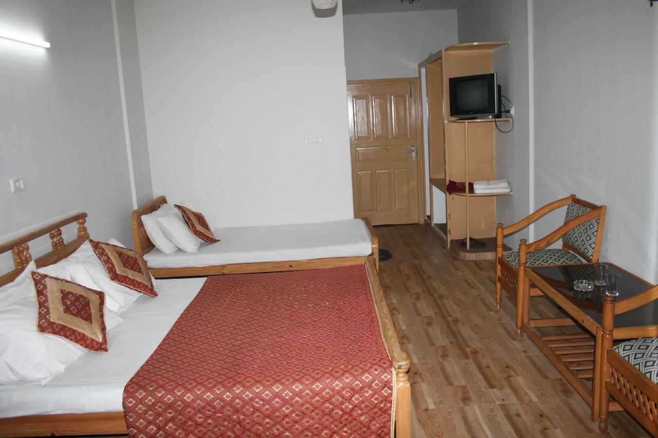 Pine Top Hotels 나란 외부 사진