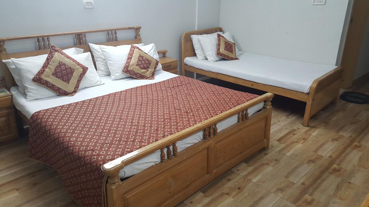 Pine Top Hotels 나란 외부 사진