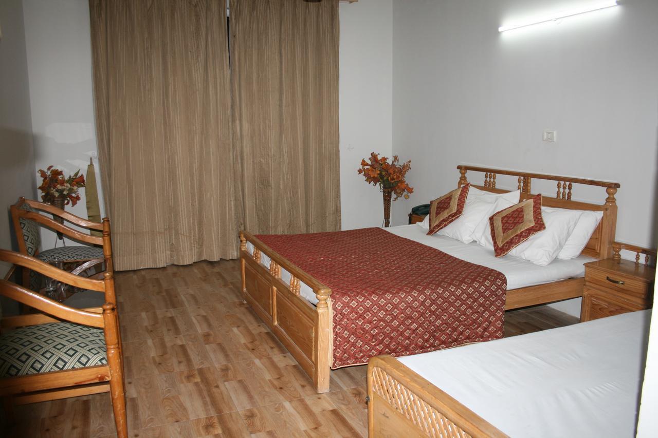 Pine Top Hotels 나란 외부 사진