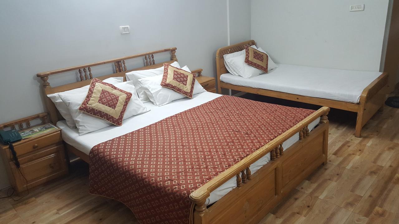 Pine Top Hotels 나란 외부 사진