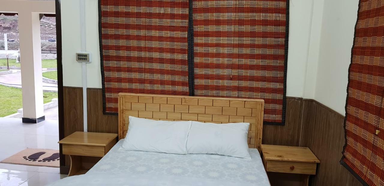 Pine Top Hotels 나란 외부 사진
