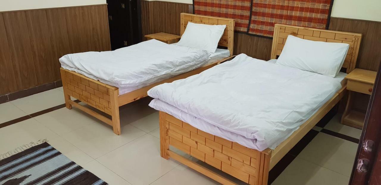 Pine Top Hotels 나란 외부 사진